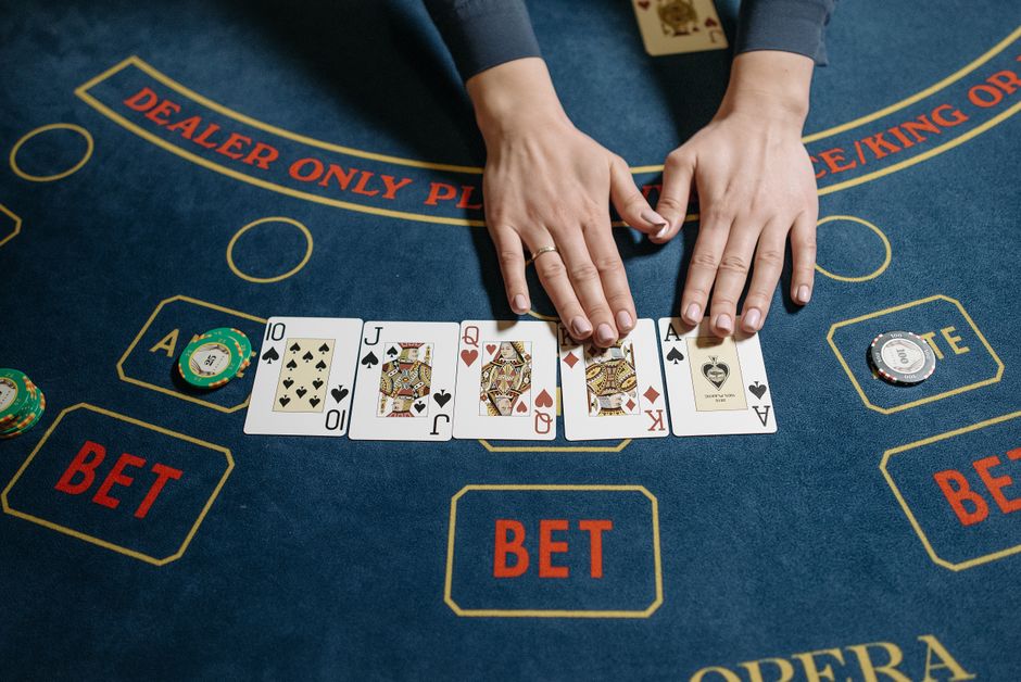 Slots, Poker, and the Real Math Behind Your Bankroll