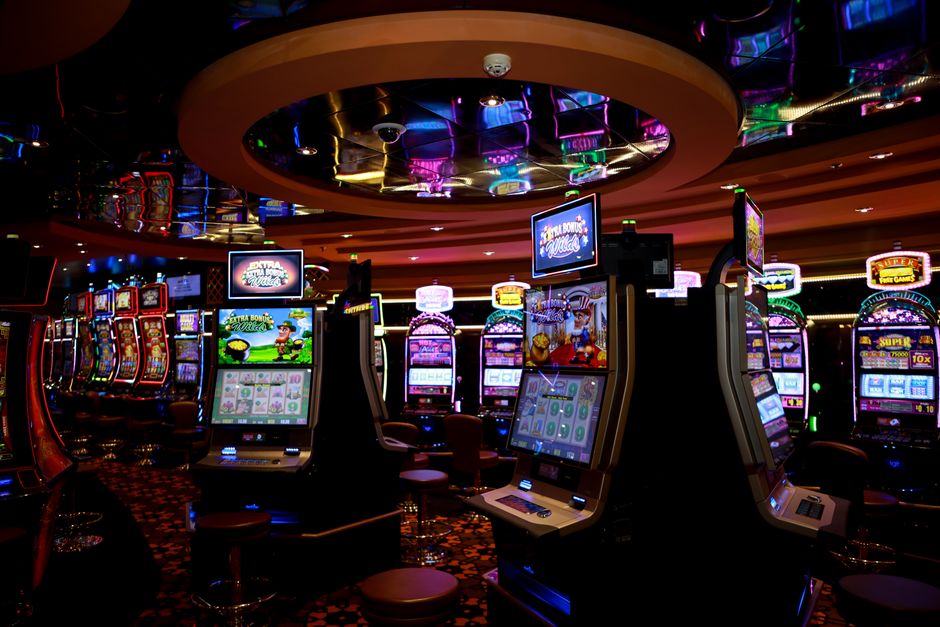 Slots, Poker, and the Real Math Behind Your Betting Strategy